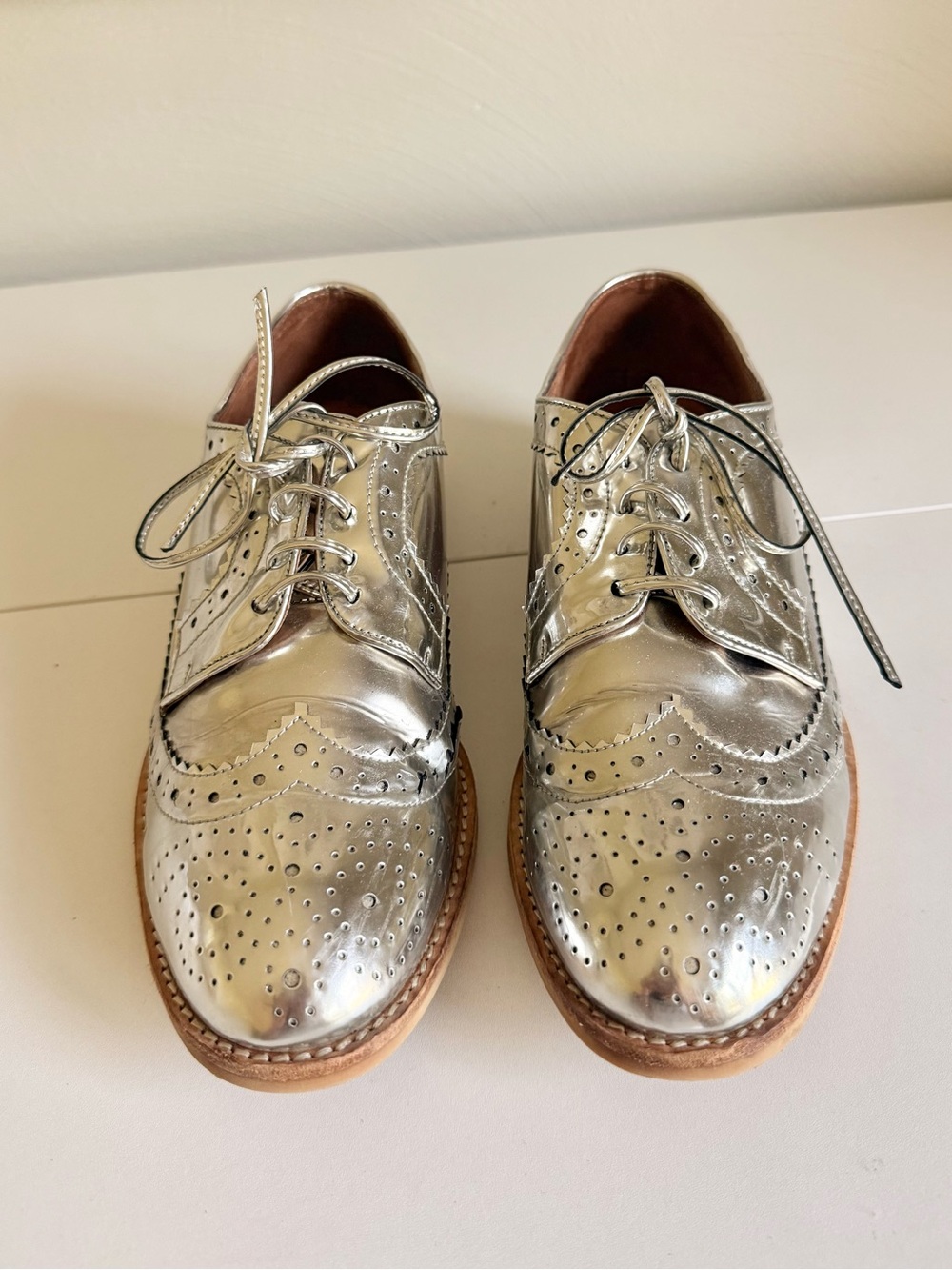 ✨ Jeff Campbell “Mirror” Silver Metallic Wingtip Oxford Shoes | Women’s Size 10 - Picture 3 of 7